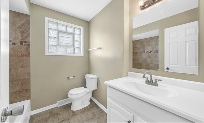 Bathroom - 5413 138th St