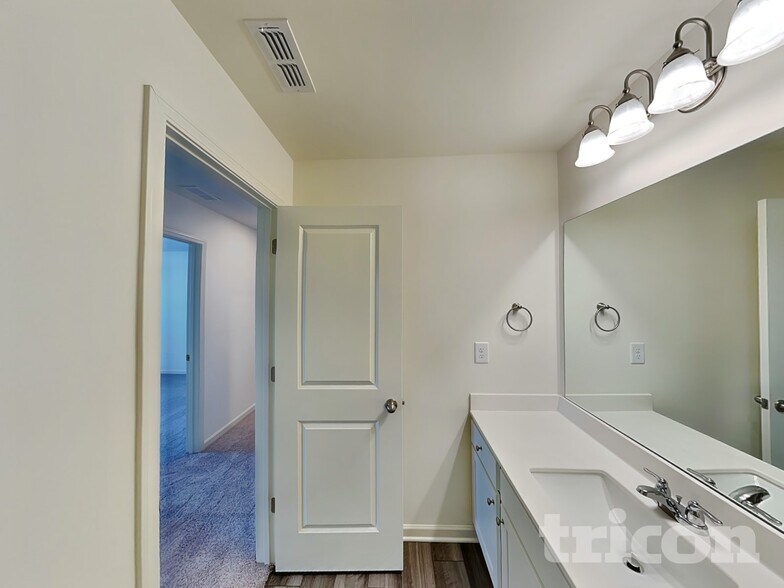 Building Photo - 283 Cottontail Ln