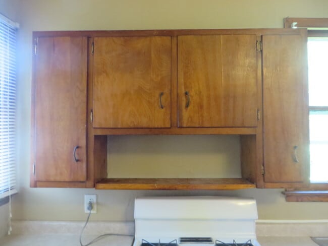 Building Photo - Two Bedroom Home with a bonus room/3rd bedroom in Historic District (Williams-Woodland Historic P...