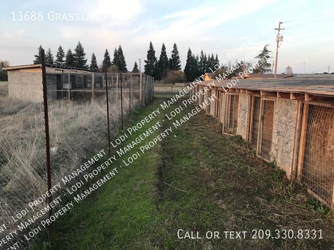 Building Photo - 13688 Grassland Rd