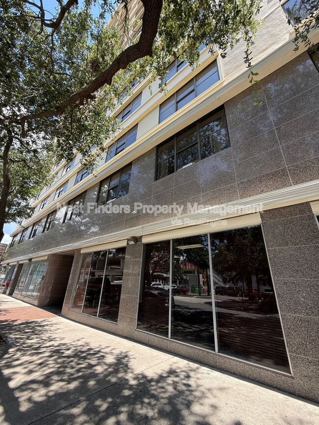 Building Photo - 311 E Ashley St
