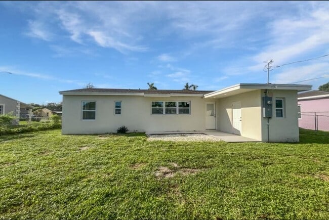 Building Photo - 2421 NW 152nd St