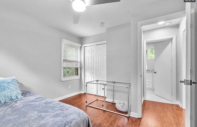 Building Photo - 4 bedroom 2 bath house fully renovated, Available August 2026!