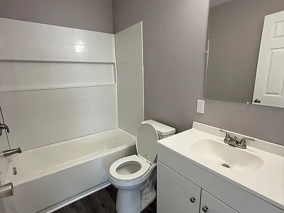 Building Photo - 211 Sollers Point Rd