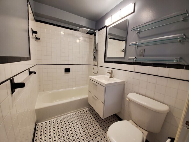 Building Photo - Mercer Arms Apartments