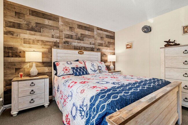 Building Photo - 8 Duston Ave