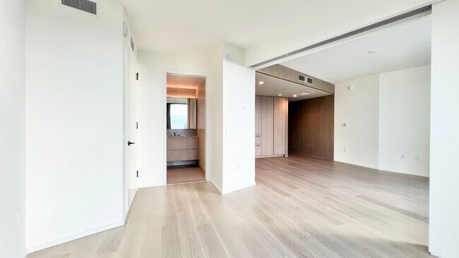 Building Photo - HIGH FLOOR 1BD UNIT AT THE LUXURIOUS KOULA...