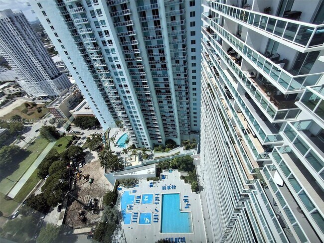 Building Photo - 1800 N Bayshore Dr