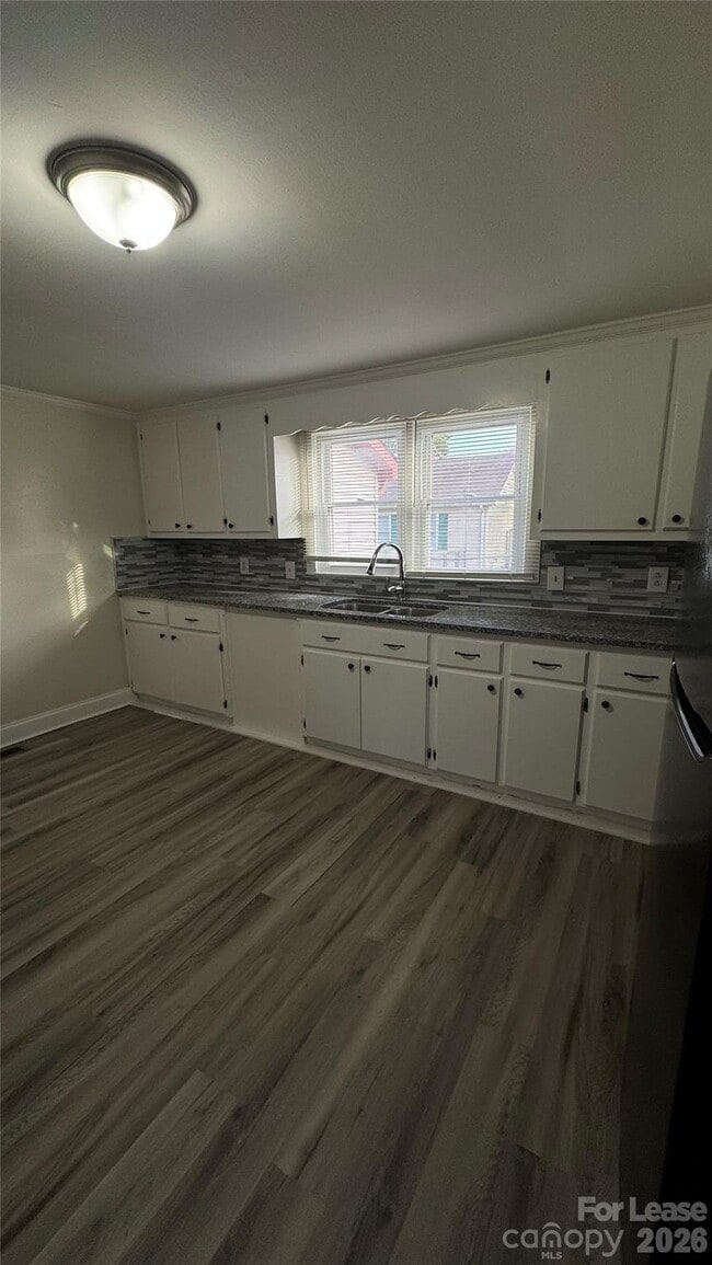 Building Photo - 181 McGill Ave NW