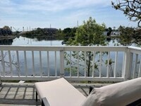 Building Photo - 172 Northwest St