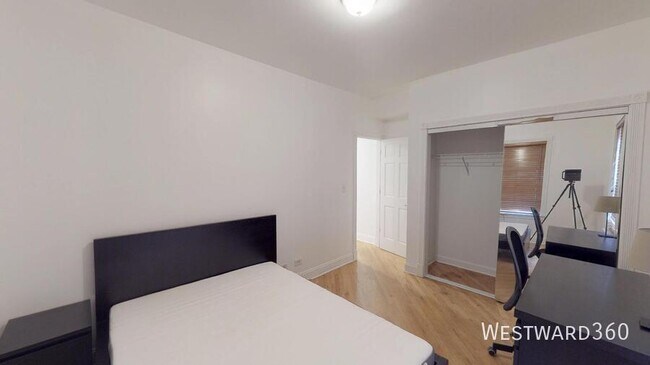 Building Photo - 5327 S Harper Ave