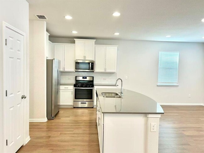 Building Photo - 9908 Thane Way