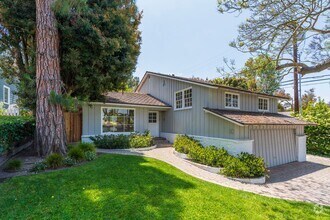 Building Photo - Valmonte 3 bed/3 bath Home plus guest house.