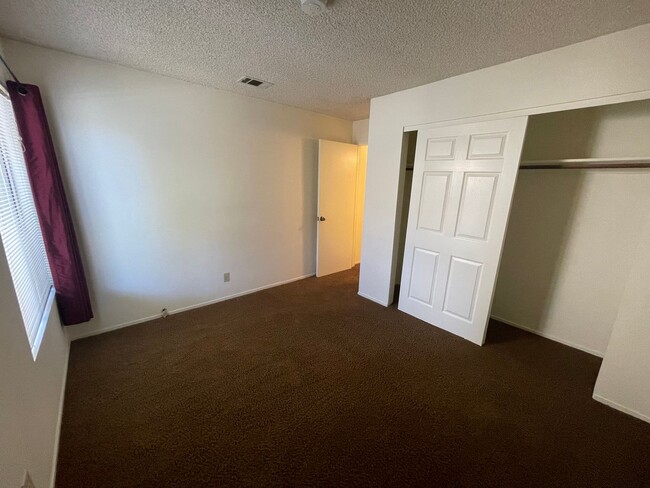 Building Photo - 3bd Condo with great location