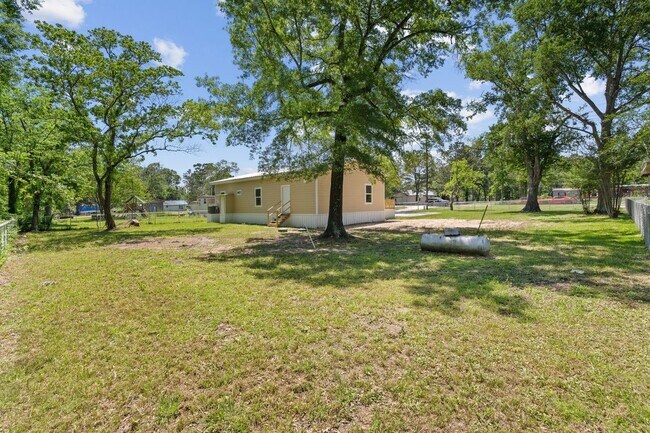 Building Photo - 1943 Farm to Market 1010 Rd