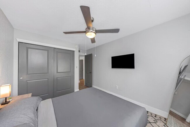 Building Photo - 4311 W Cleveland St