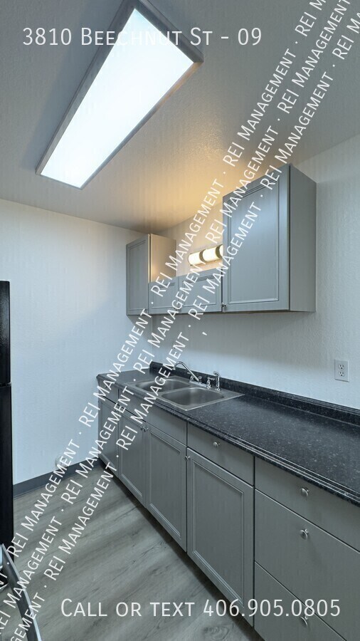 Building Photo - 3810 Beechnut St