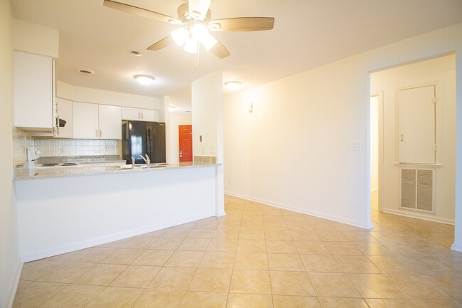 Building Photo - 2708 S 17th St