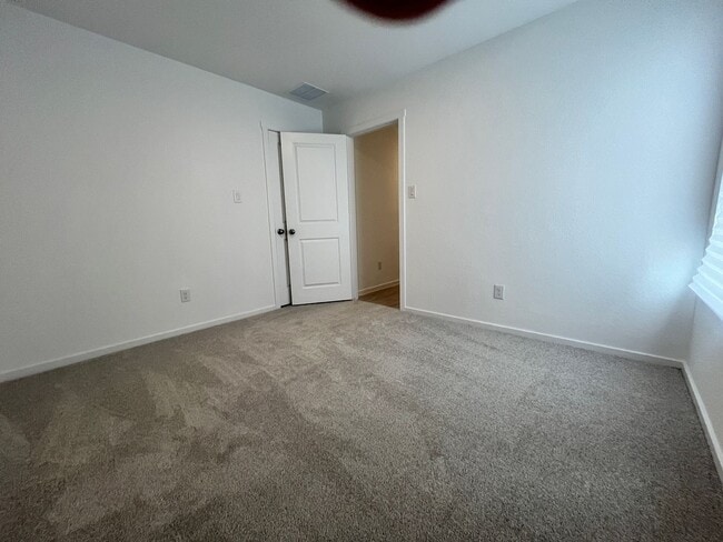 Building Photo - Charming 3 Bedroom/2 Bath Home *St. Hedwig...