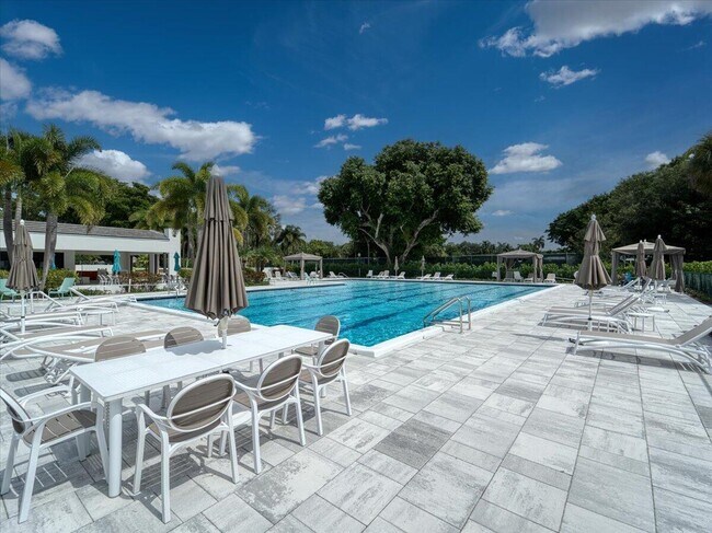 Building Photo - 2908 Banyan Blvd Cir NW
