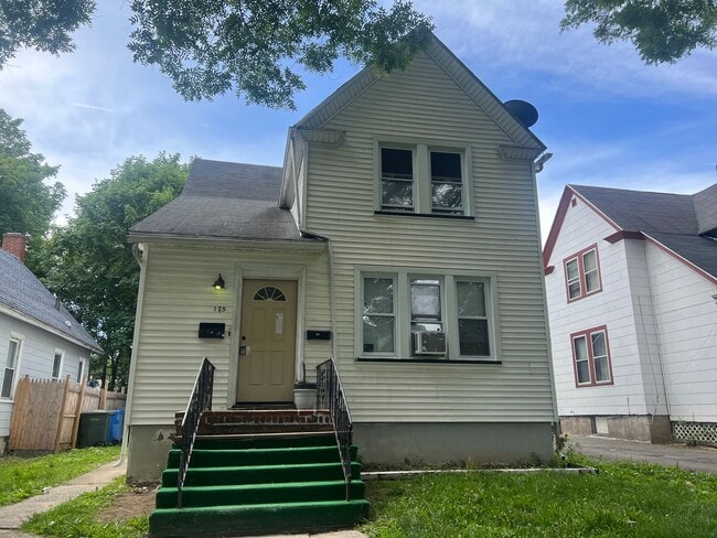 Building Photo - 175 Avenue E