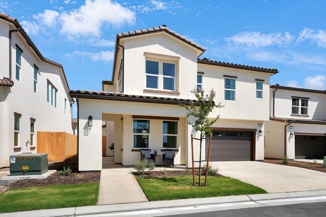 Building Photo - 2133 W Cardinal Ave