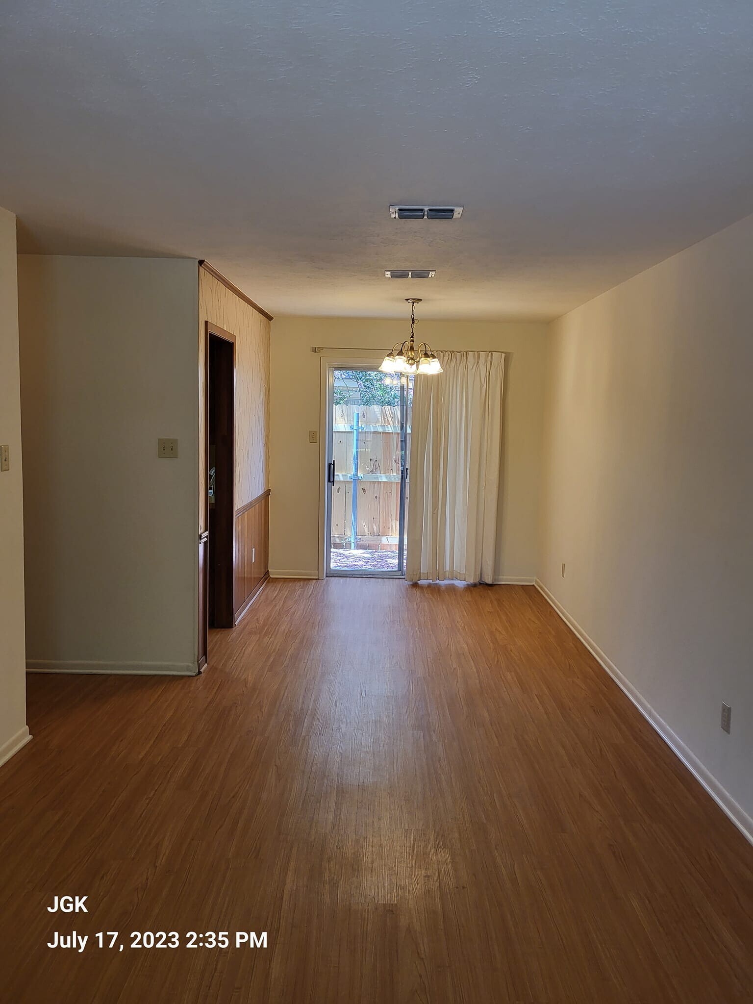 Dining area - 905 N 24th St