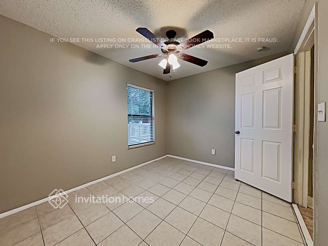 Building Photo - 10884 Grandview Ct