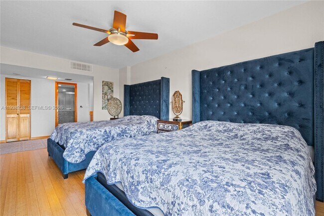 Building Photo - 3675 N Country Club Dr