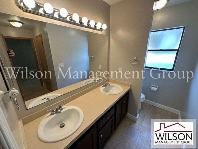 Building Photo - 840 Maraval Ct