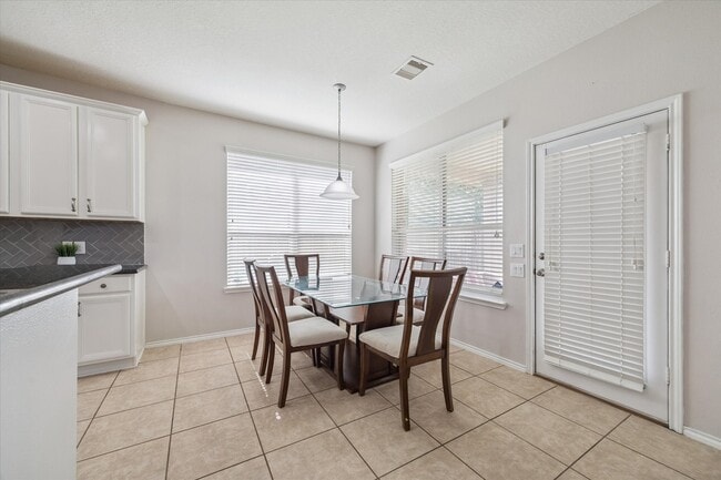 Building Photo - 13815 Lake Livingston Dr