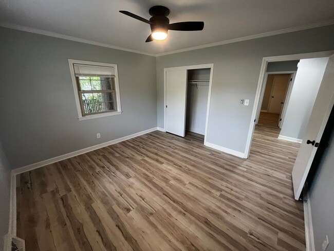 Building Photo - 5bd/2ba NEWLY remodeled brick ranch home. NO CATS.