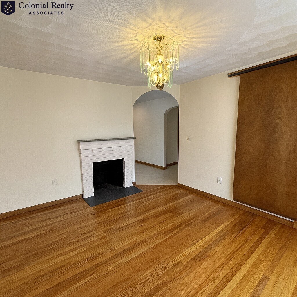 Building Photo - 81 Putnam St
