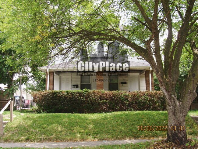 Primary Photo - *Move in Special* 925 N Gladstone Ave. Ind...