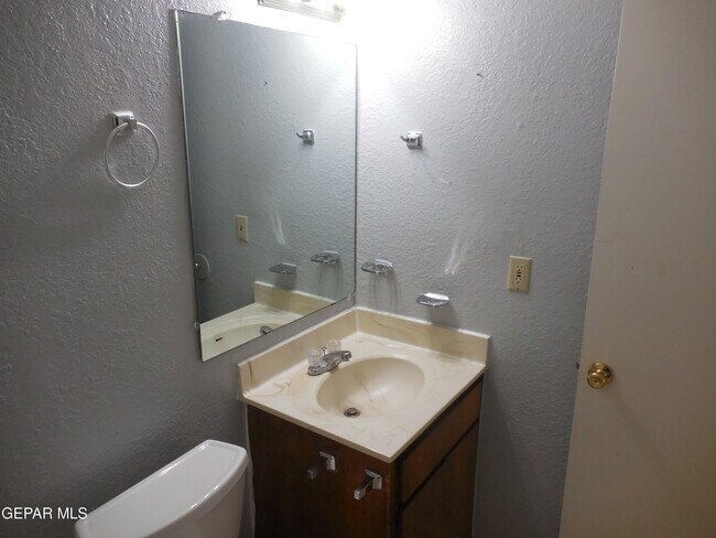 Building Photo - 1638 Rick Rhodes Dr