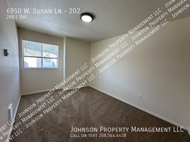 Building Photo - 6950 W Susan Ln