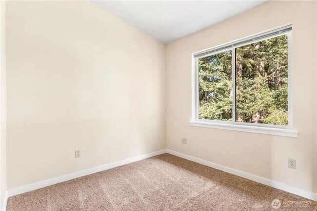 Building Photo - 5863 Cedar St