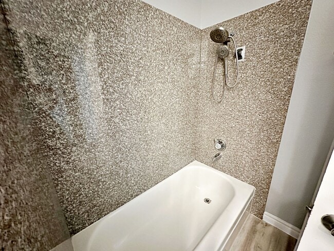 Building Photo - 2 BEDROOM 2 BATH FULLY REMODELED CONDO IN GUARD GATED COMMUNITY