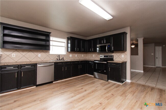Building Photo - 4004 Bull Run Dr