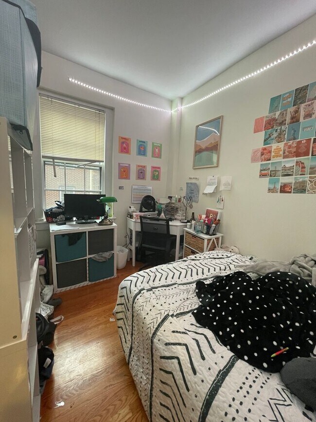 Building Photo - No Brokers Fee, Heat, Hot Water Included, Laundry on a Site