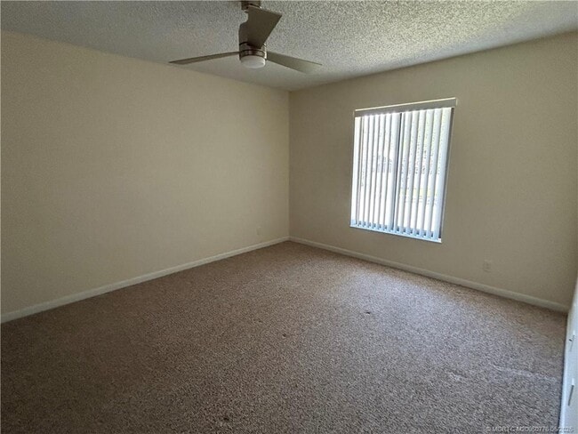 Building Photo - 2114 SW Silver Pine Way