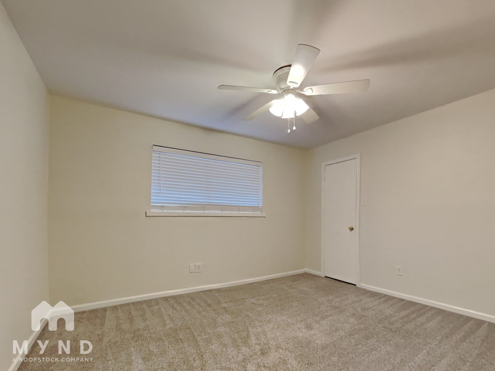 Building Photo - 4635 Deer Point Dr