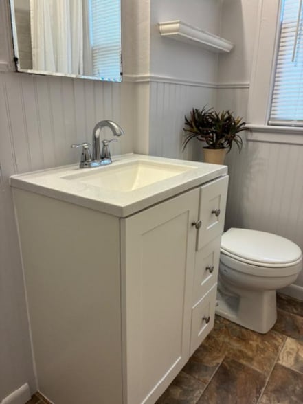 Building Photo - 2547 Altoona St