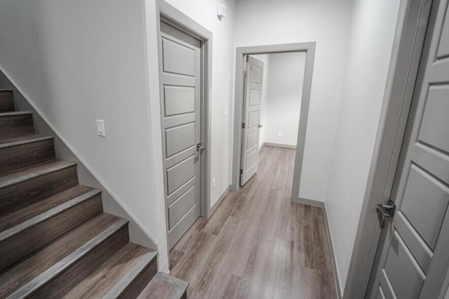 2nd floor - 1121 Shavano Dr