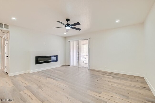 Building Photo - 4330 Sandy River Dr
