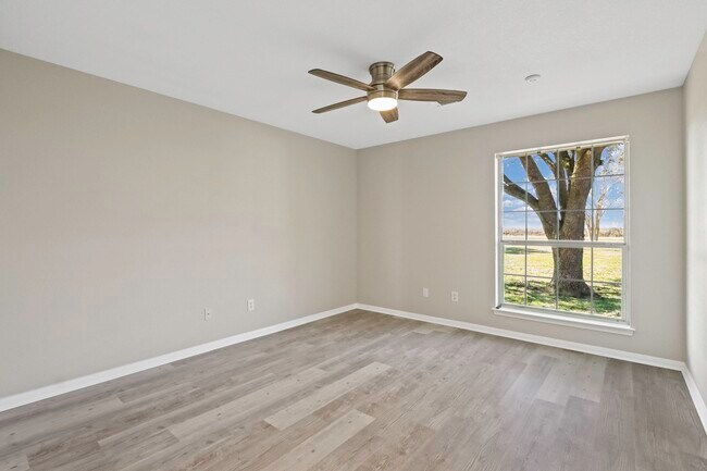 Building Photo - 2445 Woods Rd