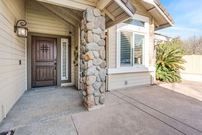 Building Photo - 3 Bedroom Folsom Home with Updated Kitchen, Pool and 3-Car Garage!