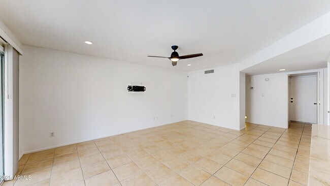 Building Photo - 6172 E Nisbet Rd