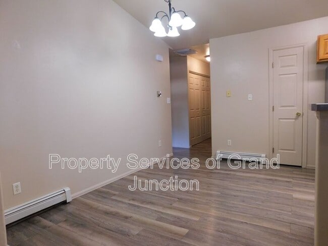 Building Photo - 1107 E Carolina Ave