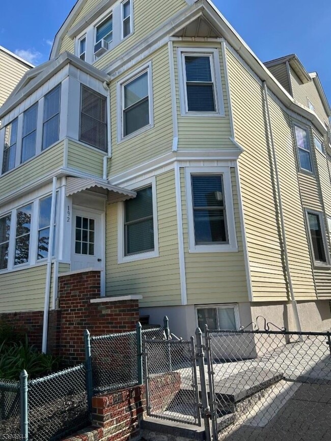 Building Photo - 192 Kearny Ave